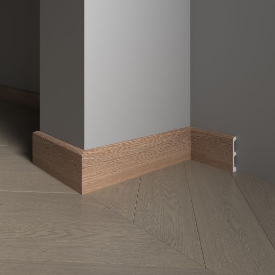 Плинтус напольный Decor Dizayn 706-90SH из полистирола