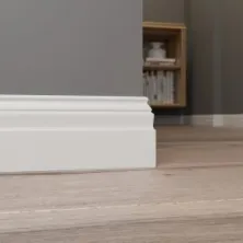 Плинтус белый напольный UltraWood Base 0022 p из ЛДФ (2000x80x12 мм)