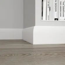 Плинтус белый напольный UltraWood Base 0017 p из ЛДФ (2000x100x14 мм)